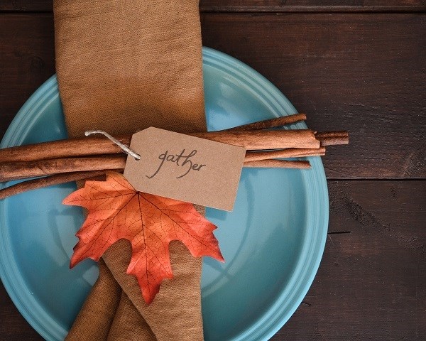 3 Simple Thanksgiving Table Setting Tips That Will Wow Your Guests