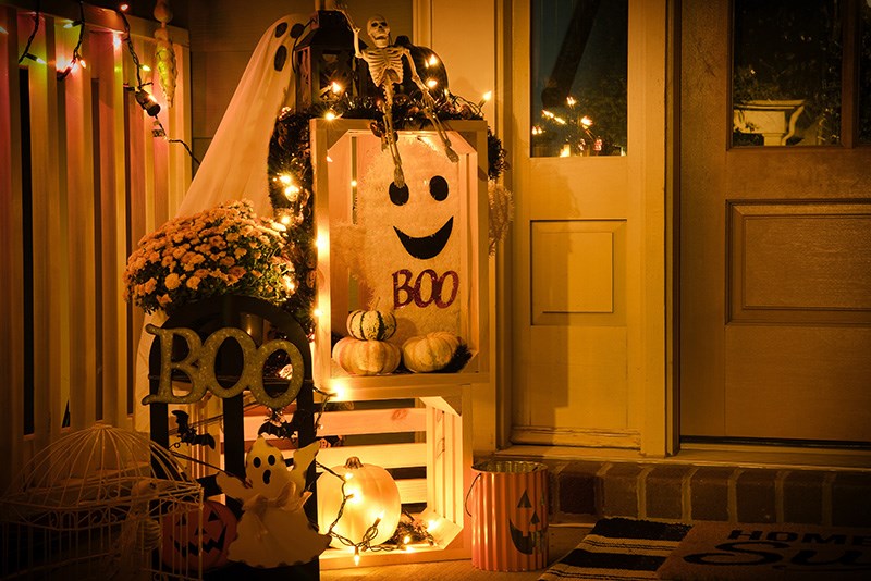 embrey-halloween-decor.jpg